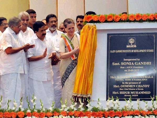 AshishNarulaa's tweet photo. @KapilSibal Where was the PM Manmohan Singh at that time? 

#fakeagenda #NewParliamentMyPride #dirtypolitics https://t.co/2OM0tuMPfn