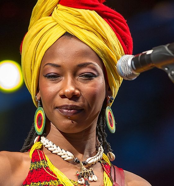 🎼🎼🎼🎼🎼🎼🎼🎼🎼🎼🎼🎼 His destiny blessed by the gods Fabulous Artist .......... Son destin béni des dieux Artiste fabuleux ........... #FatoumataDiawara 🎼🌹🎥#LiveConcert #RobertoFonseca #LiveatBaloiseSession #Basel #Switzerland youtube.com/watch?v=AMLgV1…