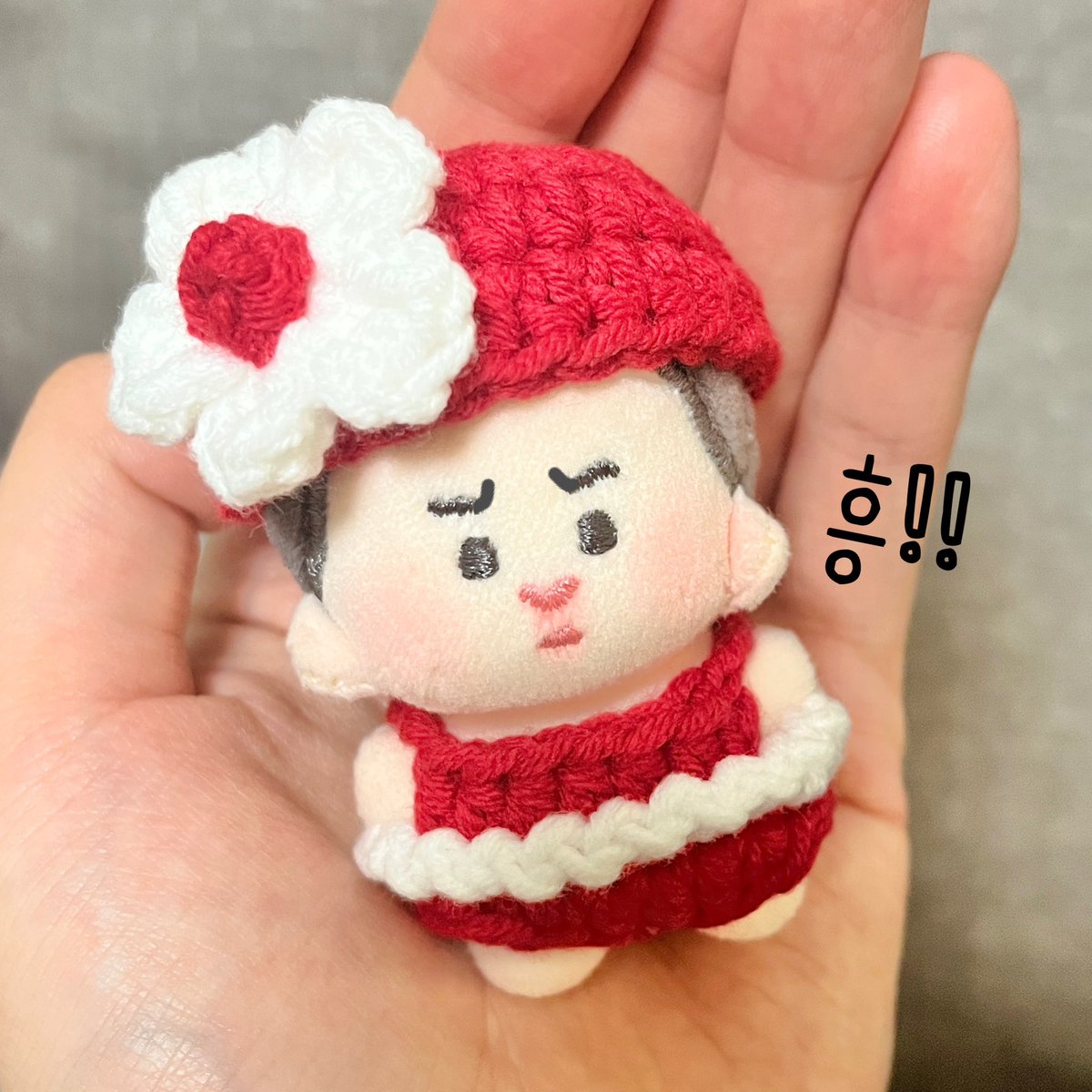 수영장 간다고 해서 따라오긴 했는데..날씨 때문에..😅
우리 동자 제대로 삐졌다!

아래 삼각빤쮸 수영복 set는 내일 자정까지 주문 받고 있습니다:-) 
사이즈 문의도 많으신데 5-8cm 아가들은 다 입을 수 있어요😍 (동자셍,쪼꼬며니,아가 밍돌이 등등)

#동자셍