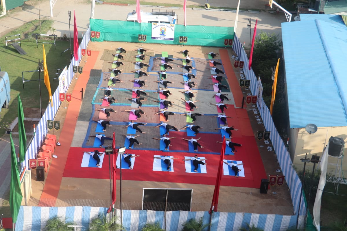 160BNCRPF's tweet photo. #InternationalDayofYoga 2023 . Officers, SO's and Jawans Of 160BN practicing Different Yoga Asanas Enthusiastically For Better Health.@crpfindia @WSCRPF2016 @jammusector . https://t.co/GPzPD3CUXI