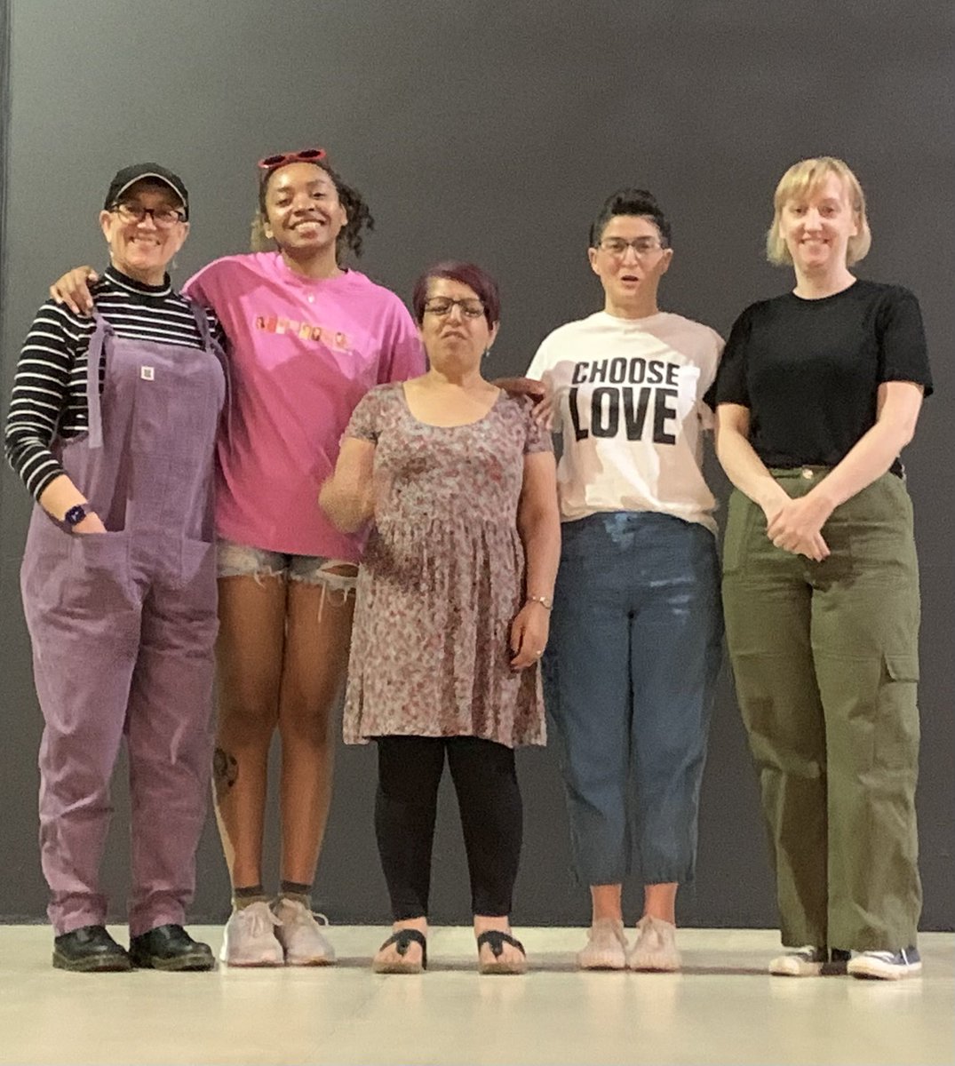 JCNottmChorus's tweet photo. An absolute pleasure meeting the insanely-talented @Purple_Terp who signed last night’s performance in a truly inclusive way. Such a fabulous human being, as is every member of the company. We have been surrounded by greatness all week! #JuliusCaesar https://t.co/ivdeITtzov