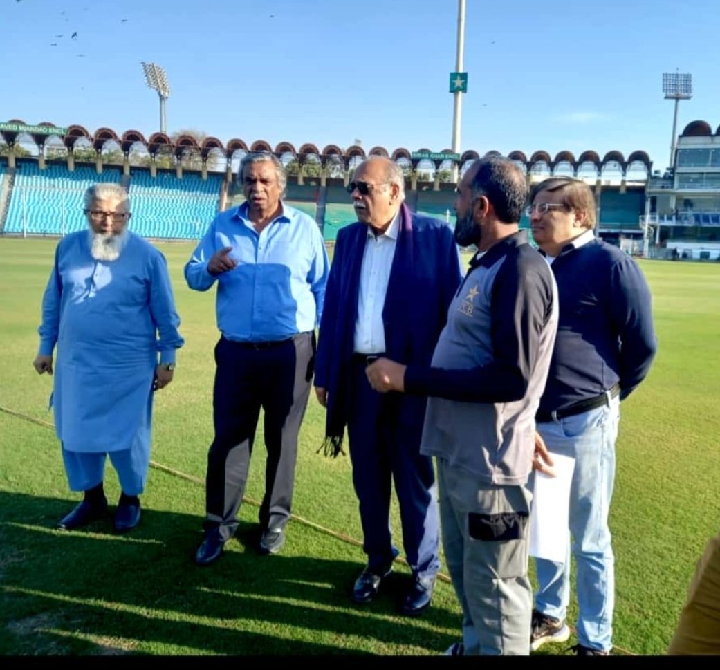 اب کھیلے گا پورا پاکستان!
 
» کرکٹ کھیلو گے؛  
» کرکٹ اور کرکٹرز کے خلاف سازش کرنے والوں سے لڑو گے؛ 
» آگے بڑھو گے؛ 
» تو پھر  ذراجم کے رکھنا قدم! 

 > 624 ٹیمیں سینئر کرکٹ کھیل رہی ہیں جن میں 7,488 کرکٹر کھیل رہے ہے۔ 
» سینکڑوں ایمپائرز، کرکٹ کوچز اور ملک کے ہر کونے میں گراؤنڈز