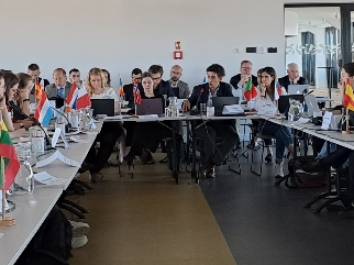 ejdpwg's tweet photo. #EJD #SM2023 Day 2 - Junior doctors delegations are sharing current pressing stories from their countries #workingconditions #postCOVID #bottleneck #recruitment #retention #shortages #burnout #violence #workplace #postgraduatetraining #workforce #mobility #medicalprofession #NIR https://t.co/MMEqdLDYTi
