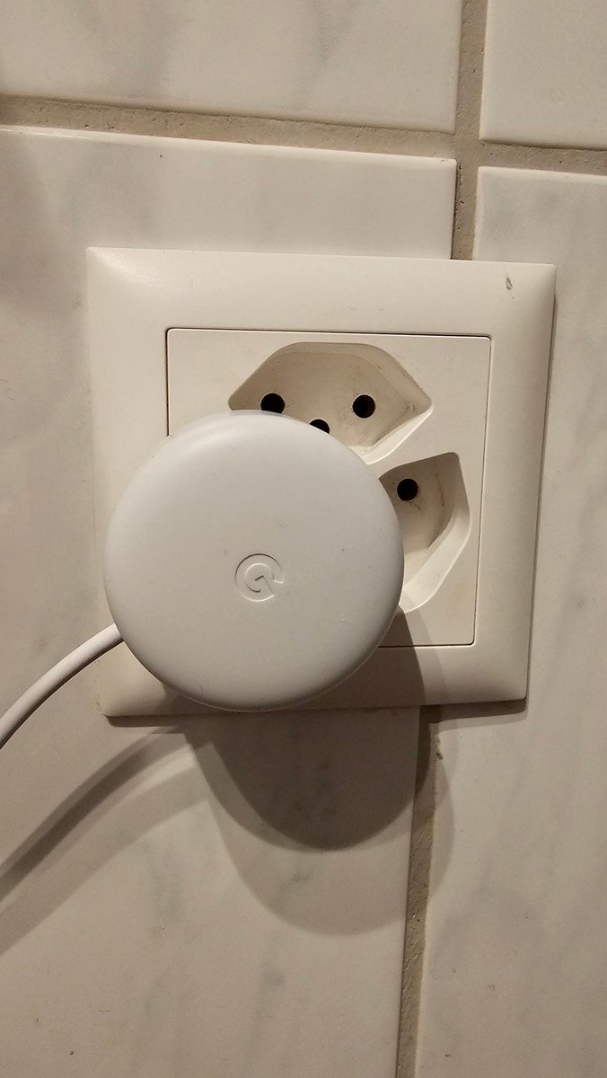 Everything that is wrong with <a href="/Google/">Google</a> in one photo. 

#ForMoreHumanCenteredDesign