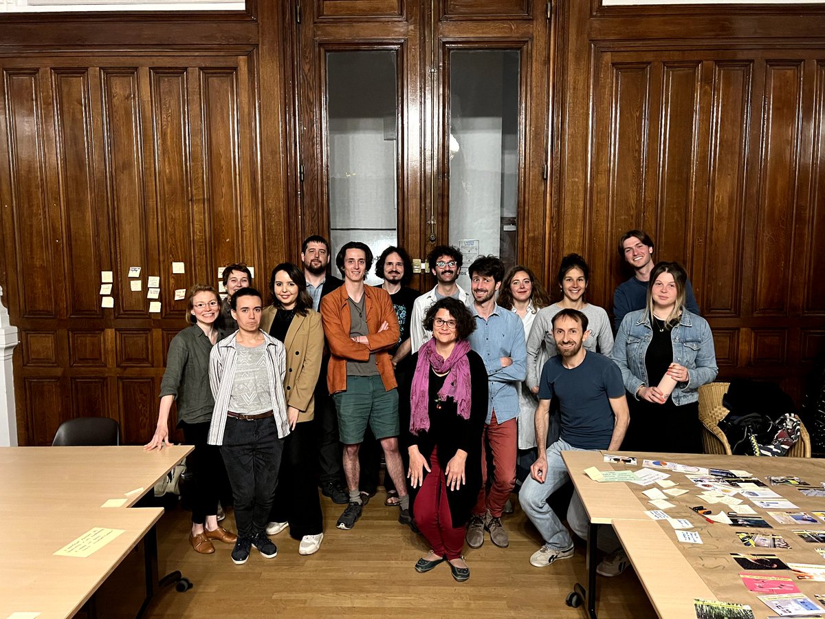 Retour sur sur la première Méga Fresque du Plastique  de Mercredi à l'<a href="/AcademieClimat/">Académie du Climat</a>
Super expérience avec une 50aine de participants, l'occasion de discuter plastique et polymère.
Mais aussi vrac, astuce de cuisine, de consommation...

<a href="/fresque_plastic/">Fresque du Plastique</a> #polymere #vulgarisation