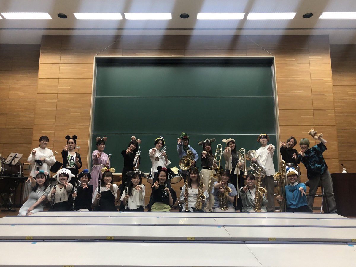 pukbrass's tweet photo. 5/24(水)に熊本県立大学音楽系サークル合同演奏会を行いました🎶 1年生も含めた全員合奏とアンサンブルでの演奏をさせていただき、とても楽しい演奏会になりました😊💓
 #熊本県立大学吹奏楽部 https://t.co/mU1ht7Dsuv