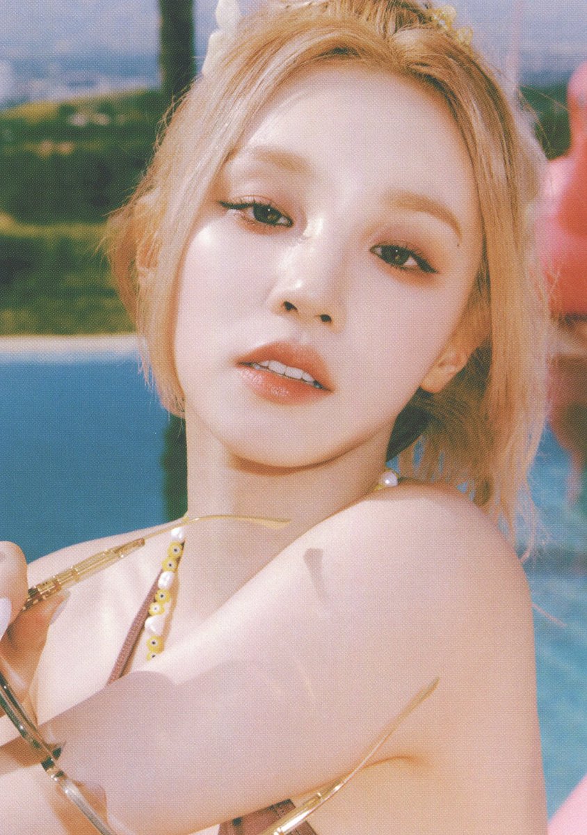verahsu1010's tweet photo. (SCAN) (G)I-DLE "I Feel" Photobook
#여자아이들 #GIDLE #우기 #Yuqi #宋雨琦 #Queencard https://t.co/aUP2pTolXf