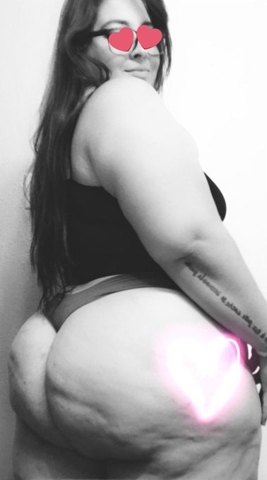 Sweet DREAMS https://t.co/j8YD26uvlW<a href="/tag/imissyoudaddy"class="tags"><span>#imissyoudaddy</span></a>