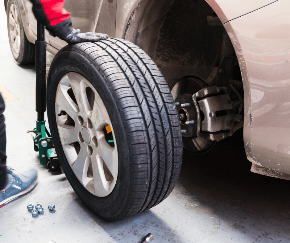 mcdroadassist's tweet photo. 🚗 Don't let a flat tire spoil your day! 🚗 At McDonough Roadside Assistance, we bring the tire shop to you with our convenient Mobile Tire Replacement service.

https://t.co/CxG4Ox6FZs https://t.co/MHLtqmjKb5
