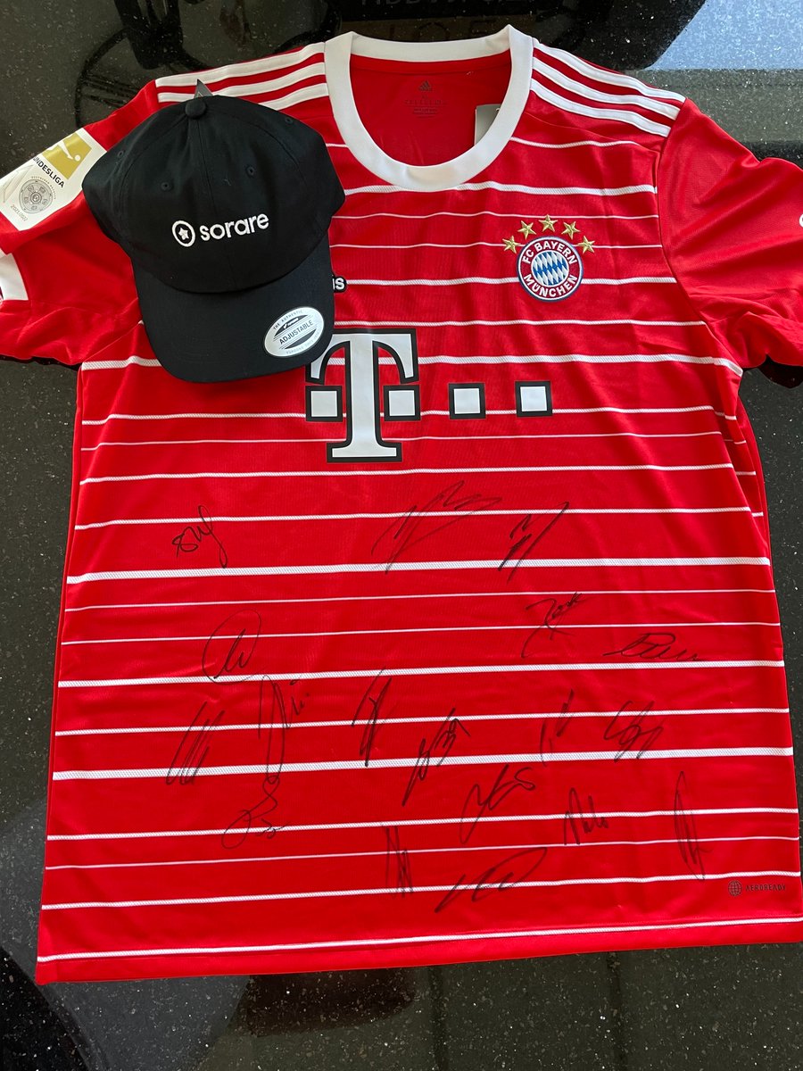 HyugaCaptain1's tweet photo. ⚽️🎁Rewards Day🎁⚽️
🏆Top🥇 GW371 @fiago7  Bundesliga Pro🏆
🔥🔥Maillot du @FCBayern signé 🔥🔥
Merci à @fiago7 &amp; @Sorare 
#SorareonTour https://t.co/h1s23dahPT