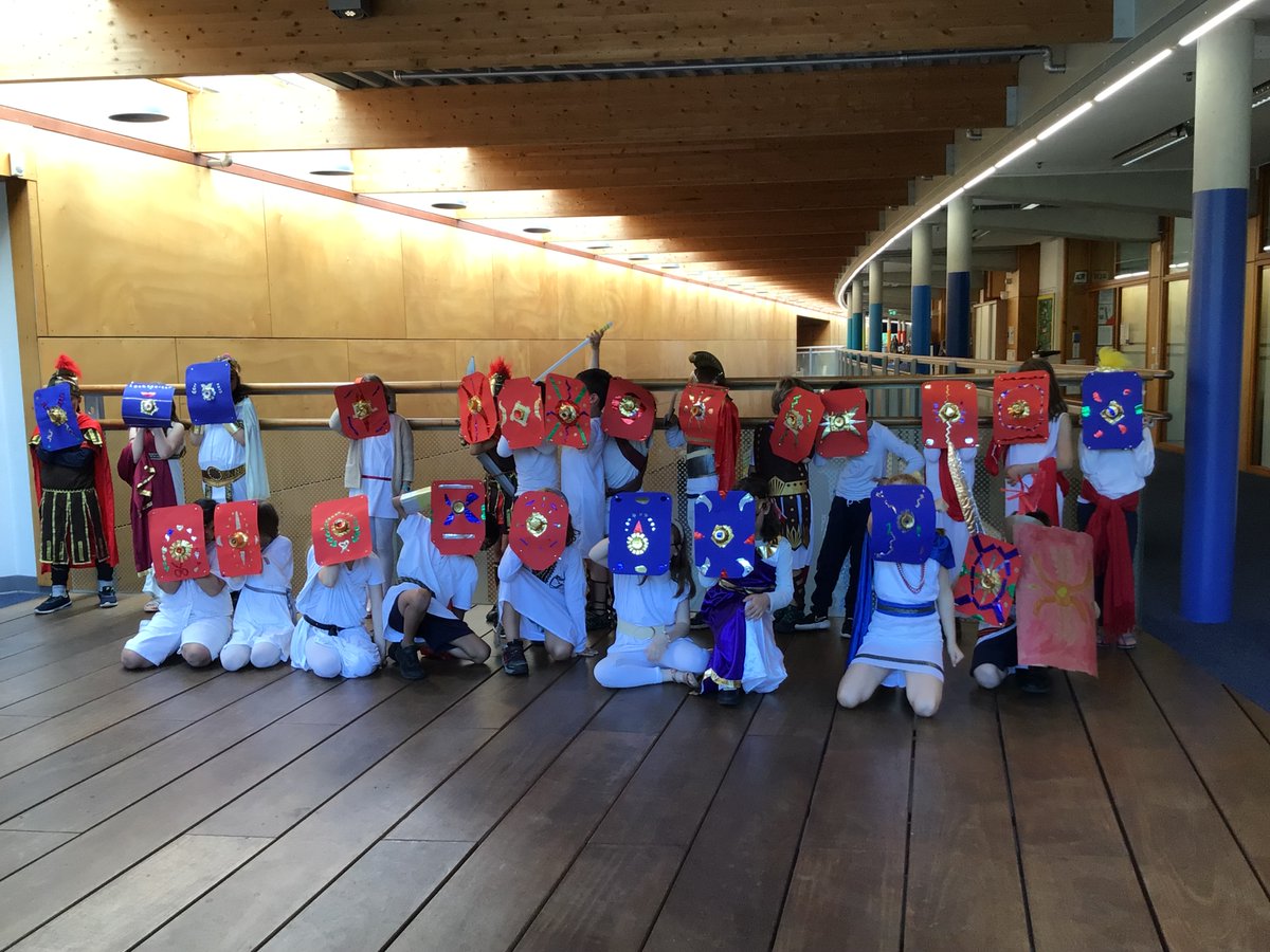 BSNJSV's tweet image. #JSVY3 showing off their wonderful shields. The Roman Army was so successful due to their attack and defence formations. 🛡️🛡️