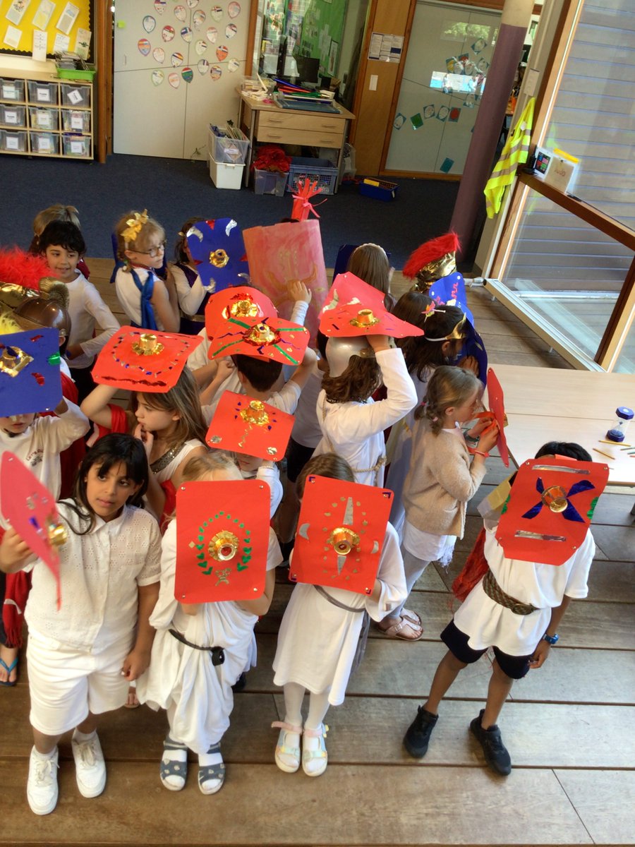 BSNJSV's tweet image. #JSVY3 showing off their wonderful shields. The Roman Army was so successful due to their attack and defence formations. 🛡️🛡️