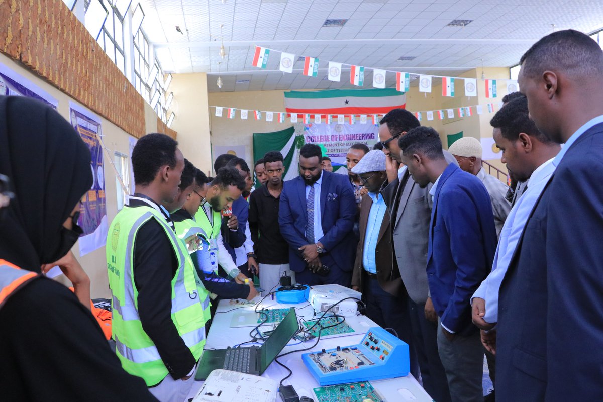 UniofHargeisa's tweet image. The Electrical and Telecommunication students display projects at exhibition held in Hall A at University of Hargeisa.

 #exhibition #Engineering_projects #UoH
