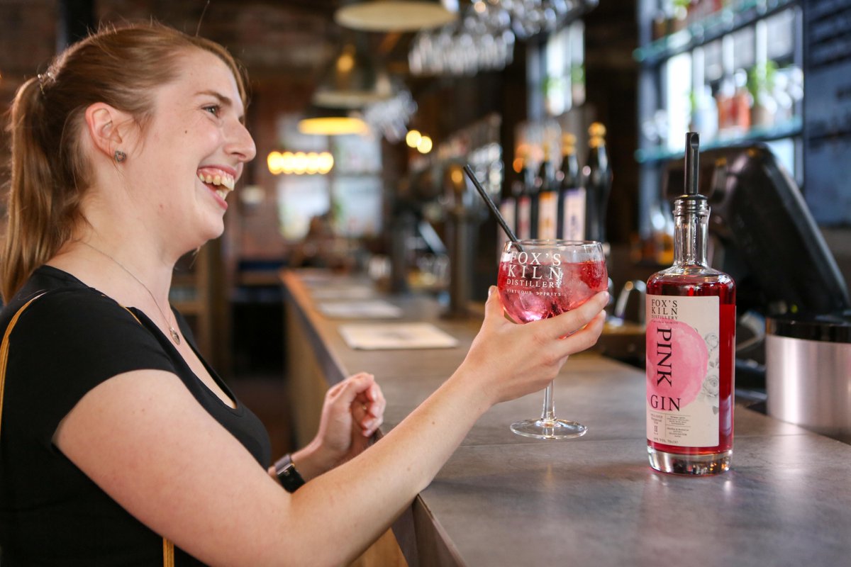 It's the weekend!! 

Who else is ready to celebrate with a Fox's Kiln Distillery Pink Gin?

#tank #gloucester #pinkgin #ginandtonic