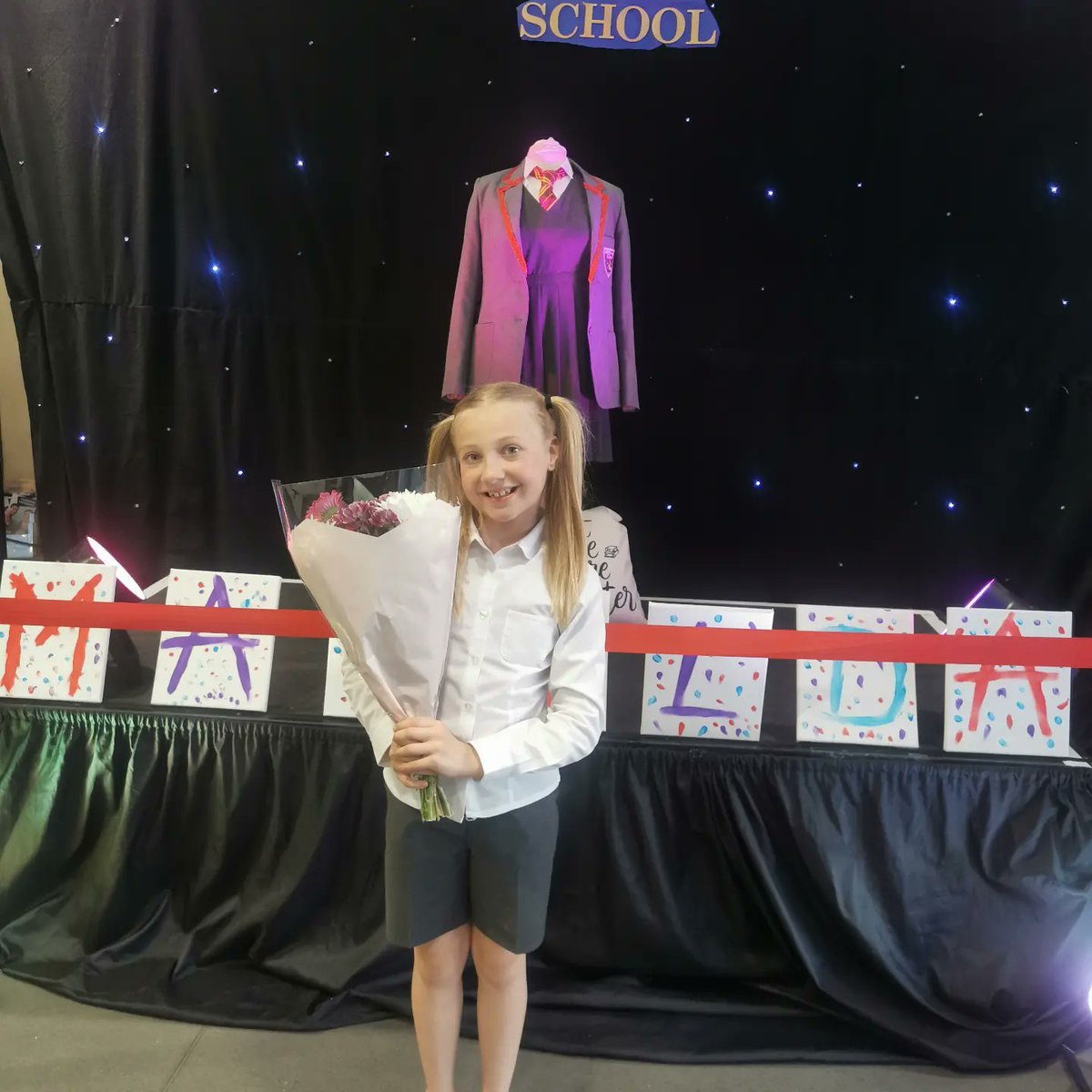 Leannmac33's tweet photo. @mrsmunro1718 Myley and her friends were part of the Matilda show in Port Glasgow town hall. They were phenomenal. Well done everyone involved 🌟👏🌟#matildathemusical #friendships @saintninians https://t.co/D4AlAgy2RC