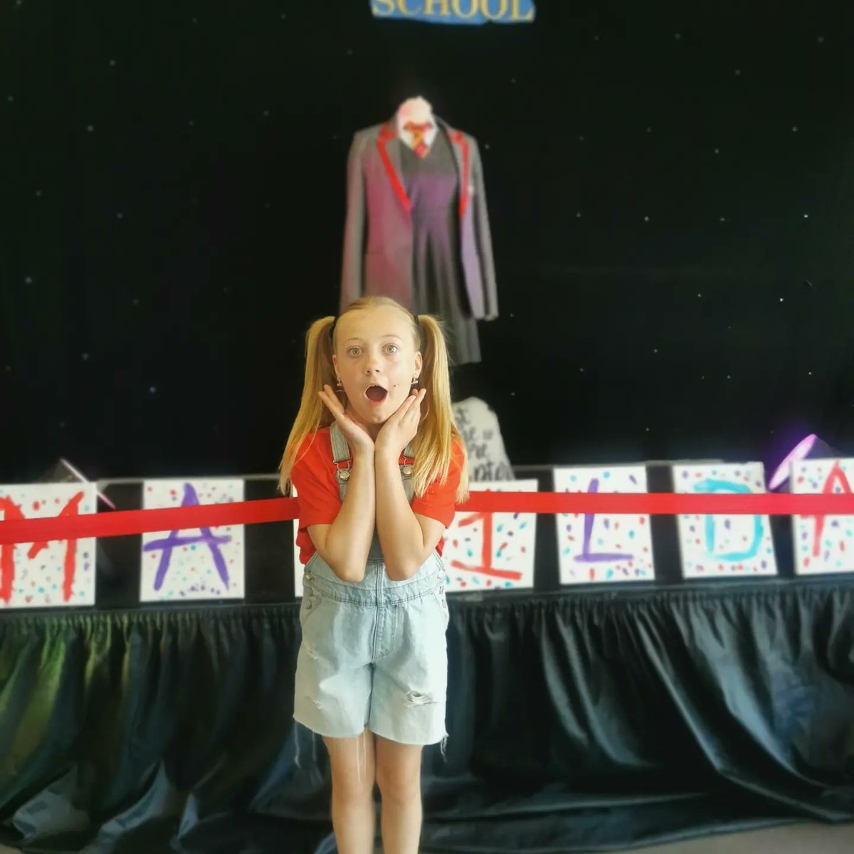 Leannmac33's tweet photo. @mrsmunro1718 Myley and her friends were part of the Matilda show in Port Glasgow town hall. They were phenomenal. Well done everyone involved 🌟👏🌟#matildathemusical #friendships @saintninians https://t.co/D4AlAgy2RC