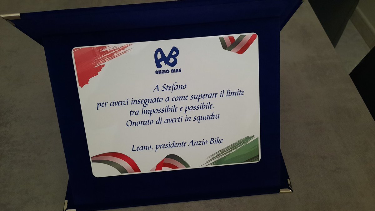 StefanoLagna's tweet image. Ieri sera cena con tutti i compagni di #AnzioBike 🇮🇹💙 Il Presidente Leano ha voluto  onorare la mia conquista della  maglia Azzurra💙 con una targa ricordo😀 non nascondo che mi sono emozionato😍😍😍  #200km #300km #400km #600km #randoneer