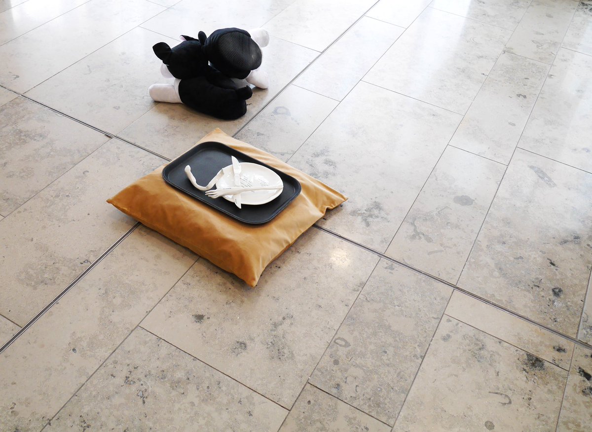 BevIillo's tweet photo. Trigger warning: body image/ eating disorders 

I , object closes today! Would be great to hear your comments/feedback via the QR code in the space. Thanks to those who have visited.

#practicebasedphd #objectillustration #bodyimage #eatingdisorderawareness #autoethnography https://t.co/Hz6SJ1gzQ8
