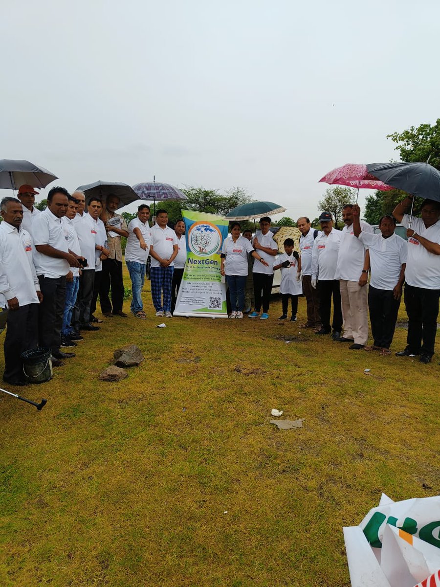 NRCD_MoJS's tweet photo. #Plantation #CleaningBank #AwarenessGeneration activities as part of #MissionLiFE #WorldEnvironmentDay by @NRCD_MoJS @KalindiKunj #RiverYamuna 🇮🇳@irsashok https://t.co/1v2AzsRVqS