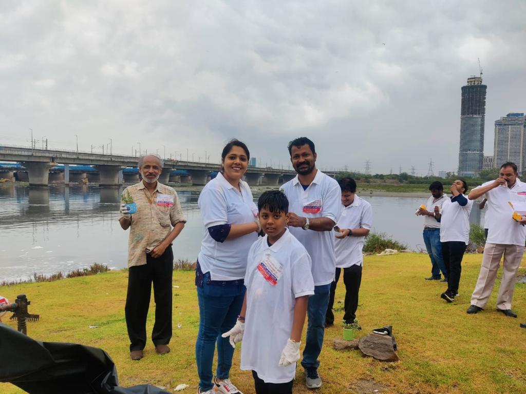 NRCD_MoJS's tweet photo. #Plantation #CleaningBank #AwarenessGeneration activities as part of #MissionLiFE #WorldEnvironmentDay by @NRCD_MoJS @KalindiKunj #RiverYamuna 🇮🇳@irsashok https://t.co/1v2AzsRVqS