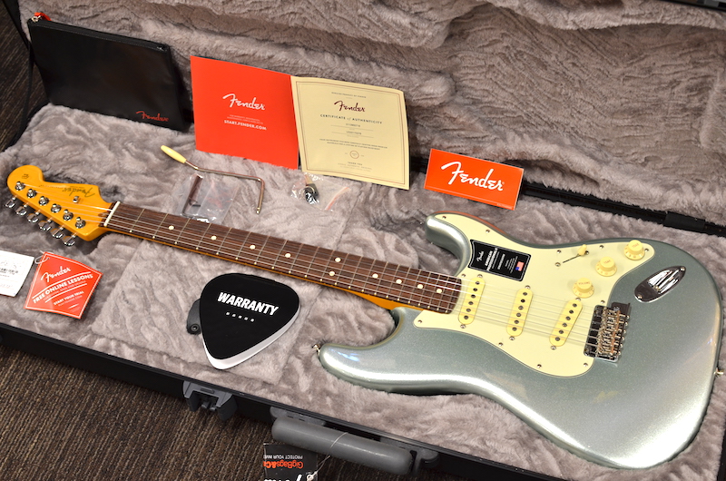 【#フェンダー #新着入荷】   
#Fender American Professional II Stratocaster Rosewood Fingerboard ～Mystic Surf Green～

shop.kurosawagakki.com/items/2838344

#USA製 #アメプロ #ストラトキャスター #ローズウッド指板 #アルダーボディ #ミスティック #サーフ #グリーン #新品 #エレキギター