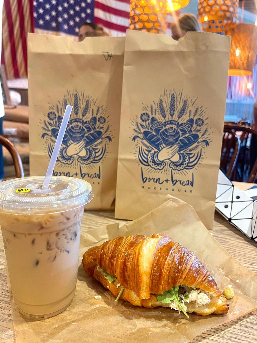 jf_ovie360's tweet image. The breakfast table is set, and the company is unbeatable. Join me in savoring these delicious morning dishes with your beloved friends! 🍳🥞 #BreakfastTable #Friendsgiving #delicious #brunch #dinner #coffee #foodblogger #foodstagram #homemade #instagood