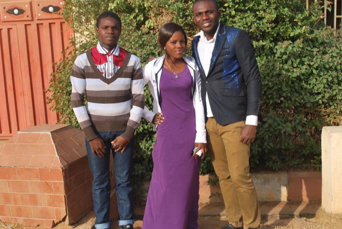 MedVampire's tweet photo. Growing up, I was introverted and naive but always free with him. He’s not just my elder brother but also my friend, confidant and father. Please go to my pinned tweet and help retweet/quote 🥺Your #200 #500 or #1000 will go a long way in saving my brother
#HelpSaveAdebayo 🙏🏽🤲🏽 https://t.co/beyoXN1uK6