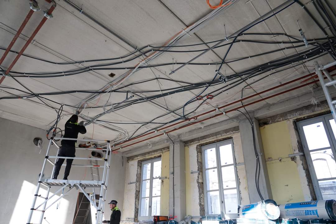 🚧 Musée Bonnat-Helleu | L'extension du <a href="/MuseeBH/">Musée Bonnat-Helleu</a> sera normalement livrée fin juillet. En quelques mois, les travaux d'aménagement intérieurs ont pris forme.
Retour en images sur plusieurs mois de travaux.
📷 Alexandra Vaquero
#BayonneMaVille