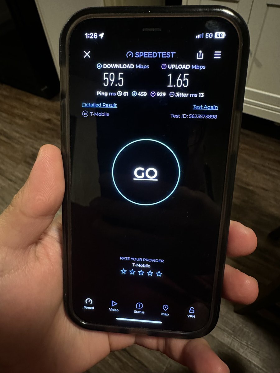 T-Mobile 5G lowband inside my living room, not bad!