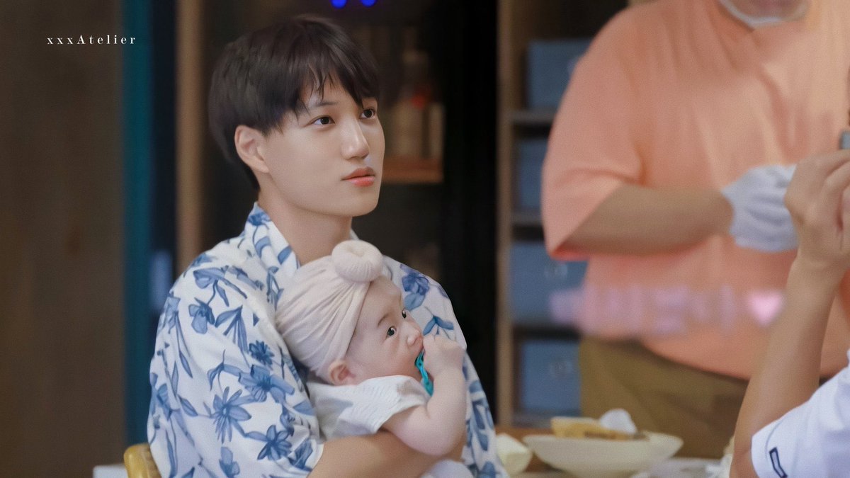 This Jongin and the cute baby on 
Honeymoon Tavern 🥹💗💗💗💗.