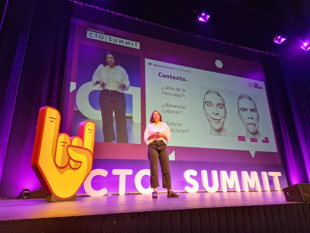 Turno de <a href="/SandMerchanSOS/">Sandra Merchán</a>,  Directora de <a href="/sos_trabajo/">SOS Trabajo Social</a> 🤘 La primera ponencia del #CTOSummit que habla de trabajo social. 🤩 ¿Cómo atender el contexto personal-familiar del equipo desde el punto de vista de la empresa para repercutir en la retención y la productividad? ¡Adelante!