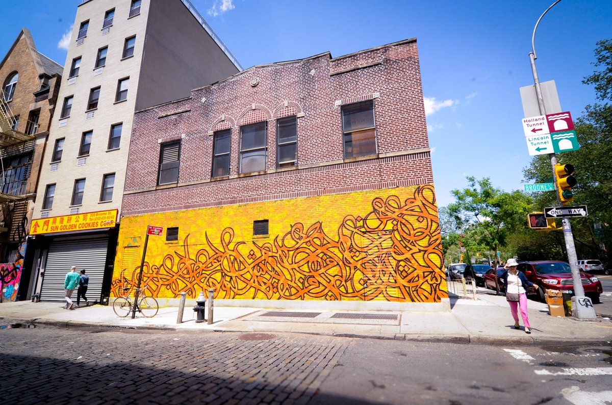 googlearts's tweet photo. Get inspired with a tour of graffiti mecca, 5 Pointz in New York City ➡️ https://t.co/H4XmmZOOib
“5Pointz”
🎨#ElSeed
📅 2013
🏛️ Street Art 13 https://t.co/ljMDSQ44kq