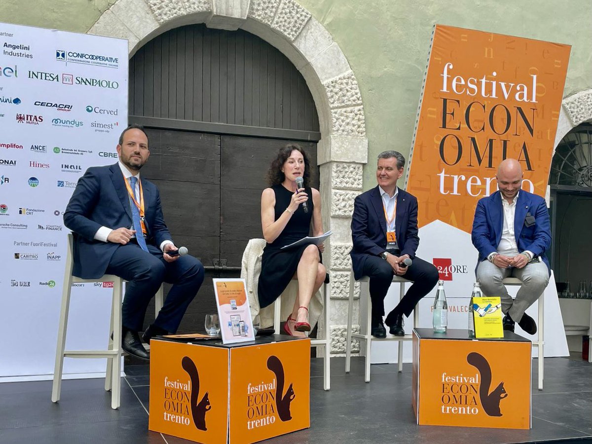 Oggi al <a href="/economicsfest/">Festival Economia Trento</a> per tornare a parlare di passaggio generazionale nelle imprese familiari, che in Italia rappresenta un fenomeno economico, culturale e sociale. Un confronto con @BenedettoMario e Marcello Lunelli, moderato da Nicoletta Picchio del <a href="/sole24ore/">IlSole24ORE</a>