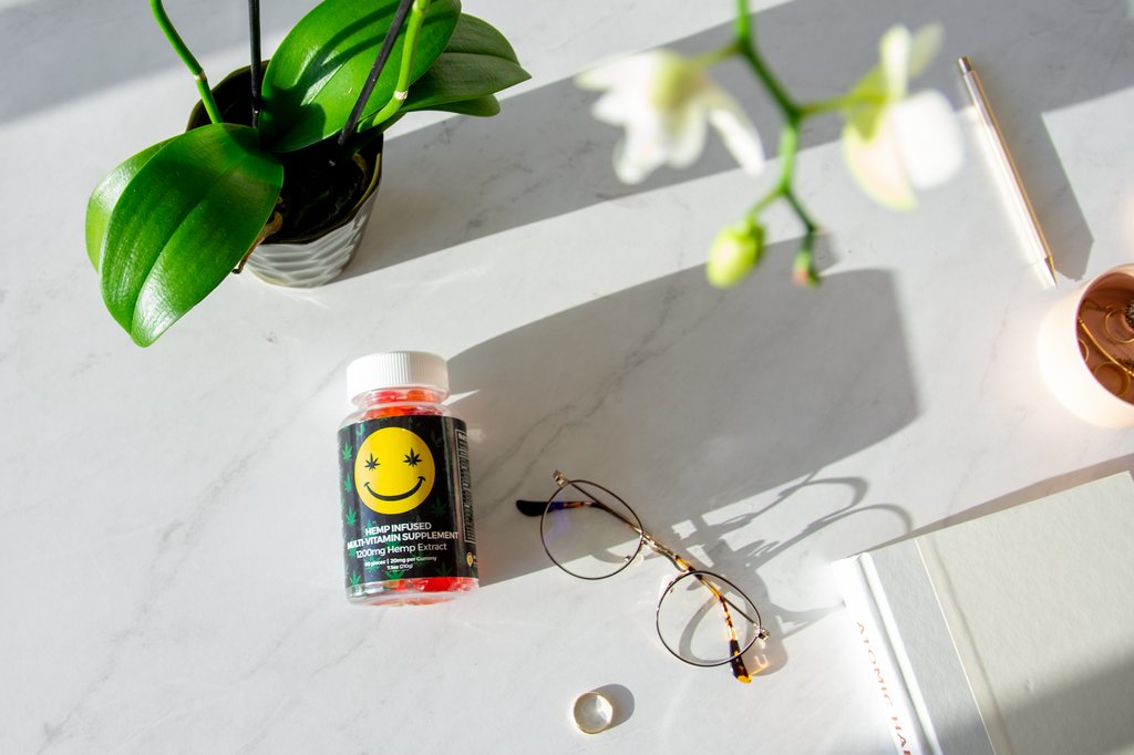 Start your day feeling #calm and #refreshed with our gentle #CBDvitamins! They will help keep you feeling at ease throughout the day 🌞
#painreliever #soremuscles #takecareofyourbody #anxietyhelp #supplements #nutrition #antioxidants #nutrients #immunity