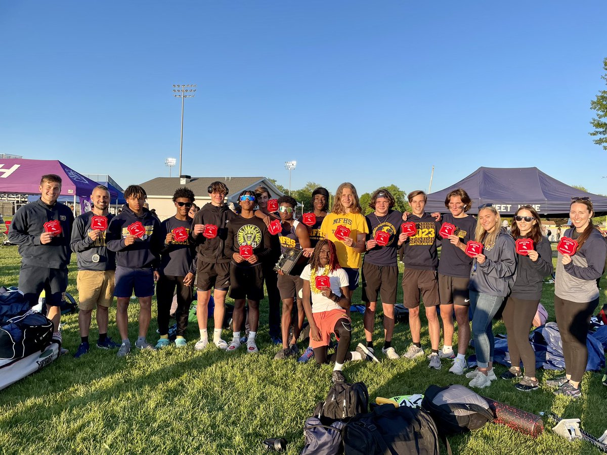 TrackNFHS's tweet image. Boys took 2nd Place at the Class AA Championship last night!!! Les by double winners Tyris Parmer (100&amp;amp;200) and David Litten (Shot&amp;amp;Disc) !! 💙💛