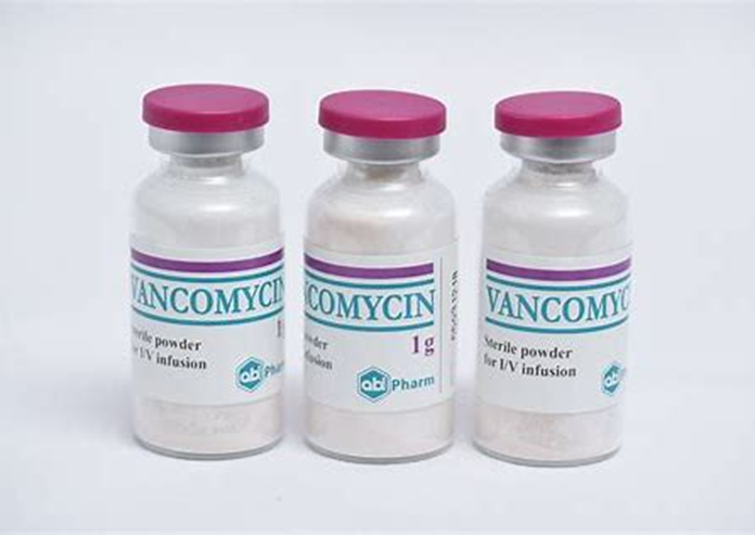 KIReports's tweet photo. VAN can lead to prolonged hospitalization, ⬆️ hospital readmissions &amp; ⬆️ mortality. Repeat exposure to vancomycin may also contribute to the development of CKD. Frequent monitoring of serum creatinine is crucial to early detection. https://t.co/KS9FQNpLnT
