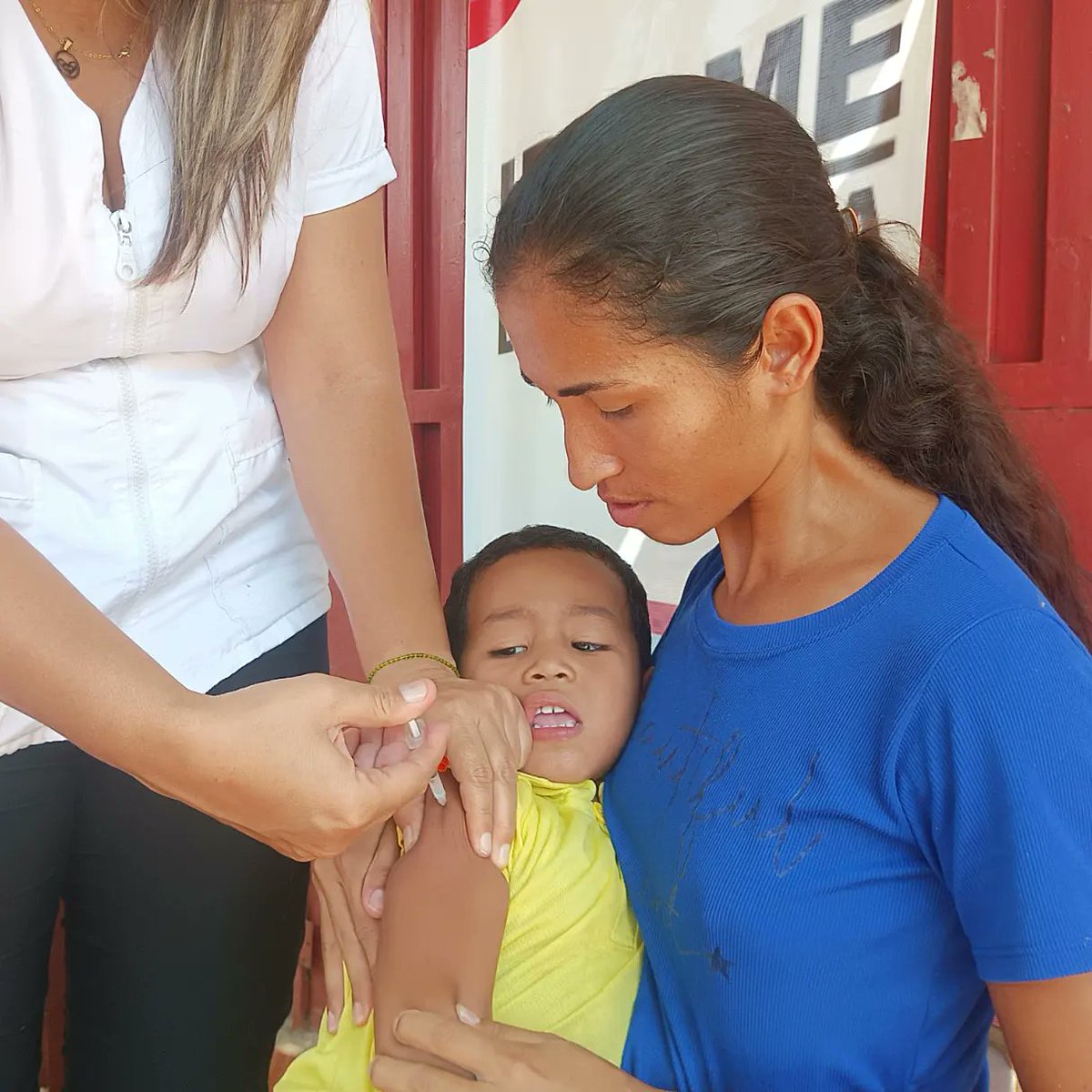 IpasmeOficial's tweet photo. ☀️ #BuenSábado #27May: Reforzamos los esquemas de vacunación a niños y niñas con las dosis de Polio OPV y SR, a través de la Jornada de las Américas en el CEI Danielito y el Simoncito Agustín Romero del estado Anzoátegui, mcpio. Simón Bolívar.

@NicolasMaduro
#SomosPuebloDePaz https://t.co/zgmqjhKfdS