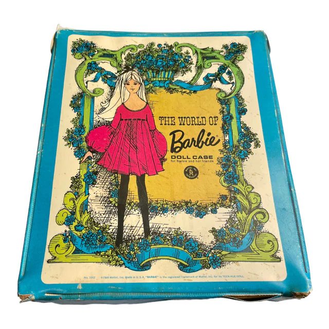 Also, I played with my babysitter’s grown daughter’s Barbies (us poor kids had our ways of connecting with Barbie!!!) which were stored in a case. I remember the case better than the dolls because look at it!