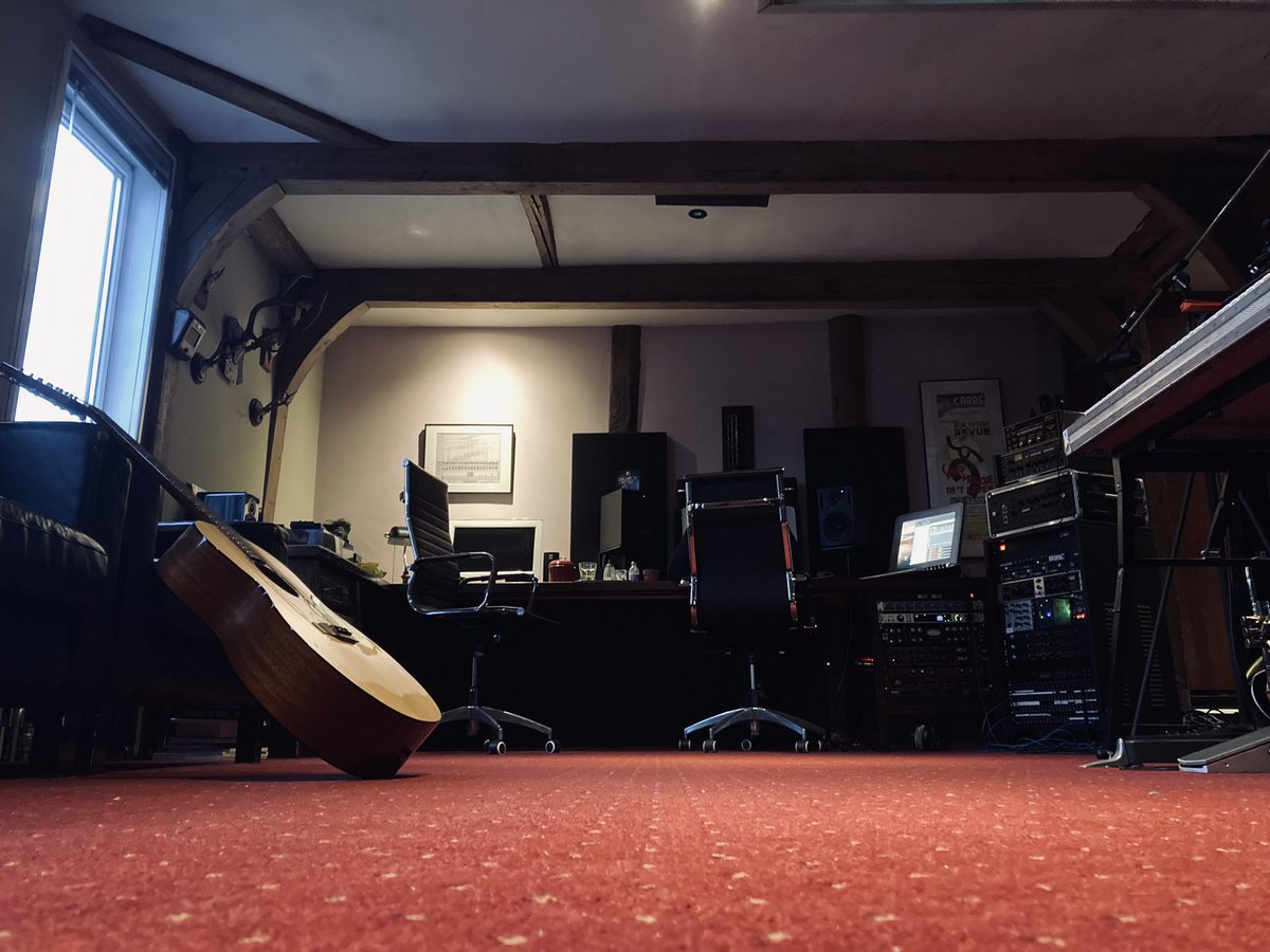 Taking a break #albumrecordings #break #singersongwriter #producing #guitars #acoustic