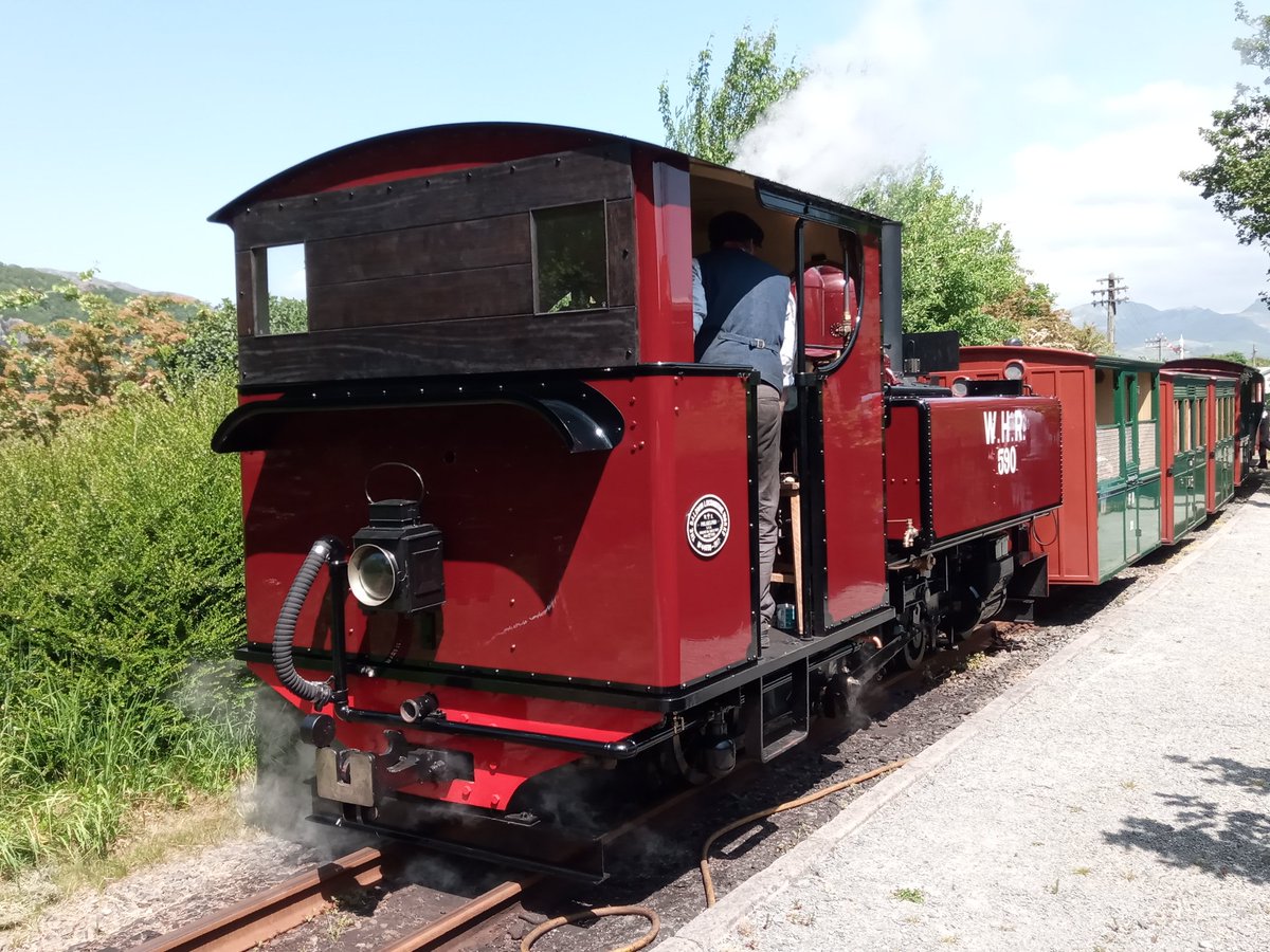 #narrowgauge Russell and Baldwin 590 at Pen-y-Mount on the Welsh Highland Heritage Railway in #Porthmadog North Wales #Cymru #Wales 🏴󠁧󠁢󠁷󠁬󠁳󠁿🇬🇧🇪🇺👍😎
whr.co.uk