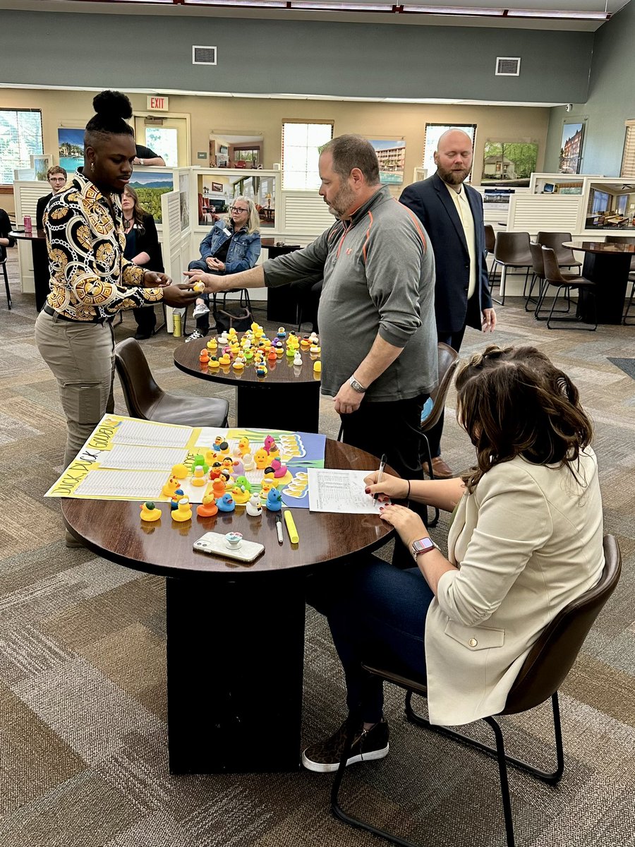 Talk about a high energy start to the day!!  RVP Jeff Branch shared some motivation with the team beginning with a great reminder about the value of vacation memories, and a fun “duck race” themed contest 🦆 you gotta have fun in the vacation business! #bluegreenvacations