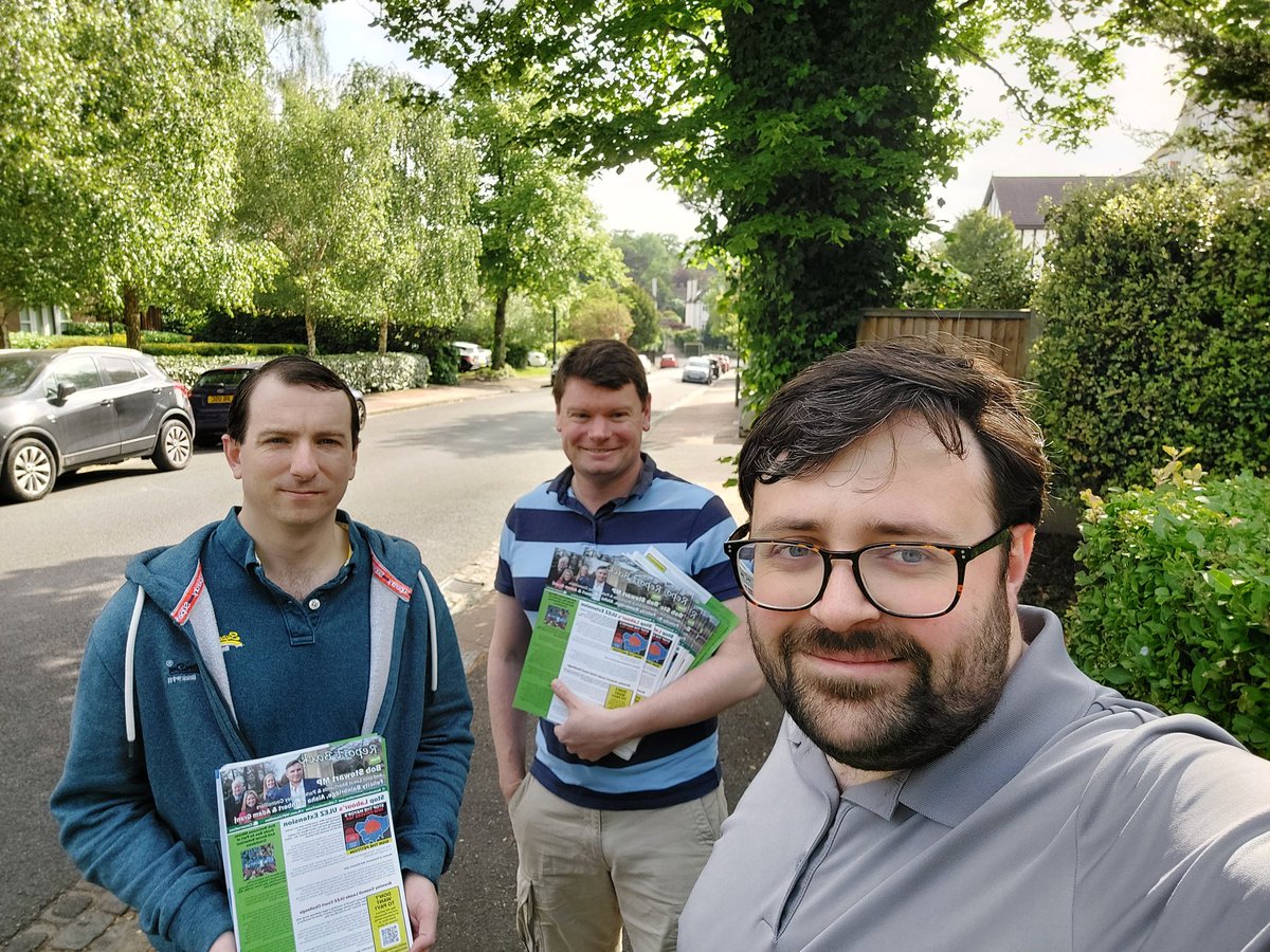 Thanks to @RossArcher1
and @trphilpott for joining me out in #Shortlands this morning, before we headed over to support
@CDavisEltham and the @ElthamTories team.