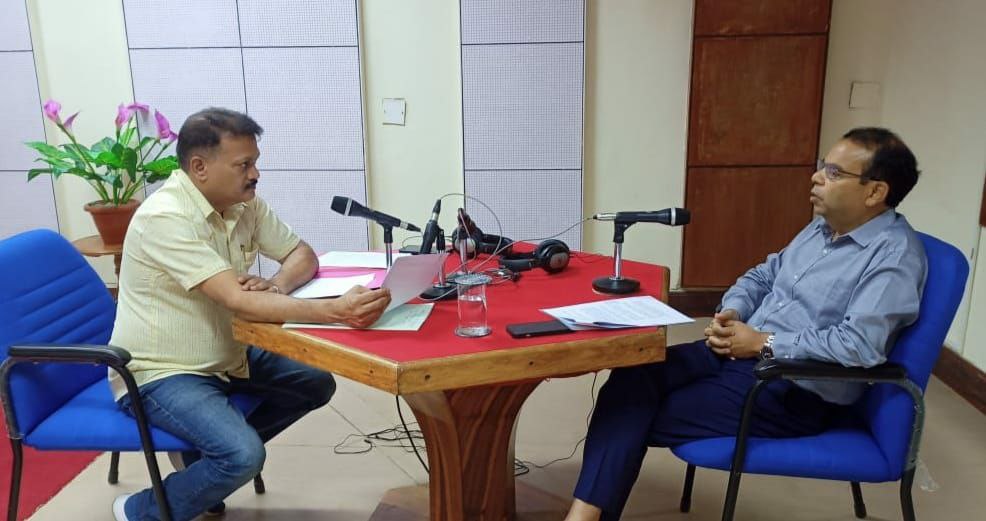 Akashvani Port Blair will broadcast an interview with Secretary(IT) Shri Pankaj Kumar, IAS  on 29th May 2023. It can be heard on MW 684 KHz from 0720 hrs onwards. The topic of the discussion is 'Efforts to improve IT sector'.@Andaman_Admin