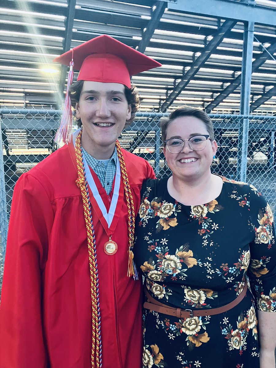 Mrs. Hall tweet media