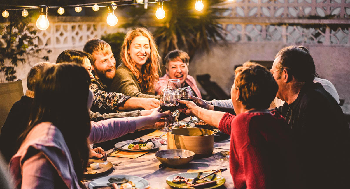 ottawalifers's tweet photo. Sommelier @bellovinoj shares her recommendations for pairing wine with patios!
👉 https://t.co/luvzKRGkav
#barbeque #wineandfood #trysomethingnew #ottfoodies #springwines #ottawalifers #summersipping #lcbo https://t.co/Duj3X7SYIW