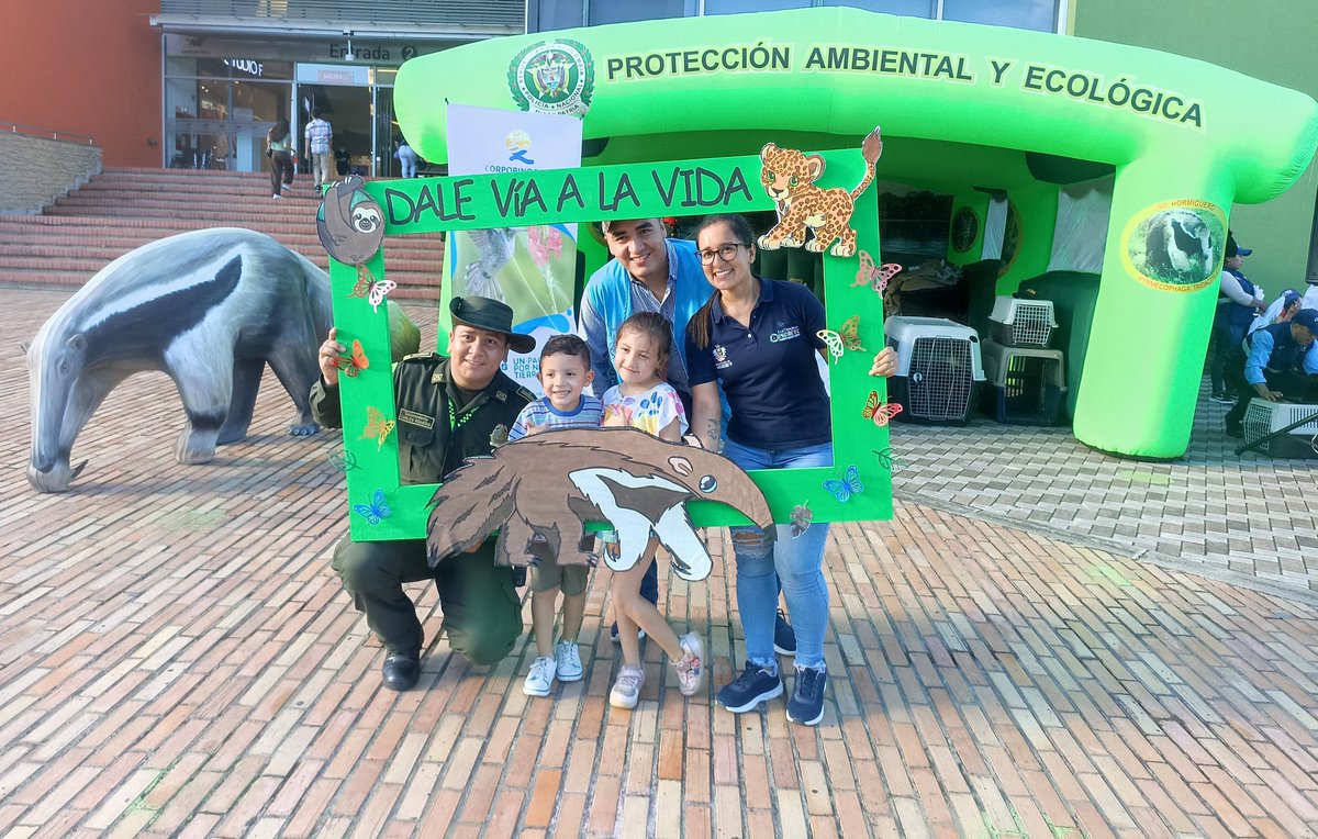 PoliciaCasanare's tweet photo. #Yopal Policía Ambiental, Lideró Campaña de Prevención Atropellamiento de Fauna 🐆🦌🦥, con la participación de @TransitoPolicia, Dirección de Medio Ambiente @GobCasanare, @Corporinoquia, @Covioriente, @Cusianagas y Secretaria de Movilidad de Yopal. #DiosYPatria https://t.co/JURv9HAiiy