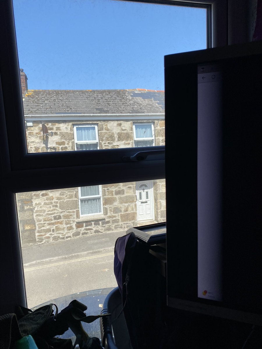 SamOUStudies's tweet image. It has been a super struggle this week with the gorgeous weather to get my head down and study, and now with just 2 1/2 days left for an assignment I’m still finding the struggle very very real!