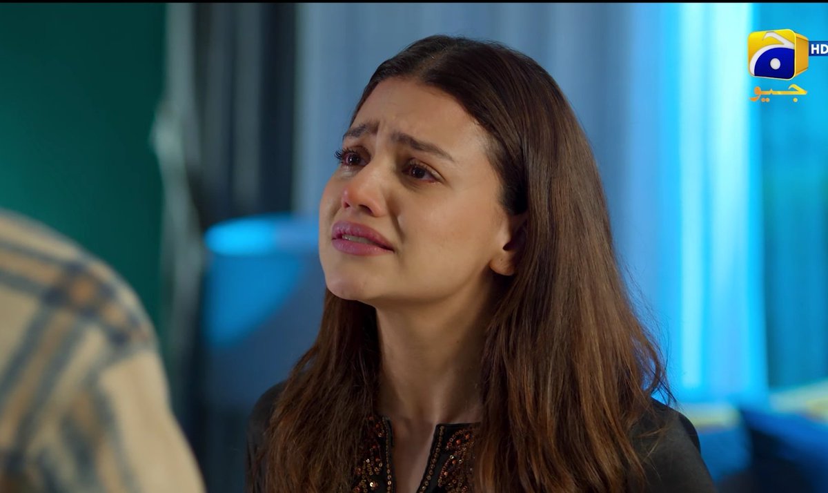 Zara's performed was so realistic that I felt what Maryam was feeling and was crying alongside her. I couldn't get enough of her and her acting. Her expressions were so stunning. She owned the episode 🥹❤‍🔥

{ #ZaraNoorAbbas #Jhoom }