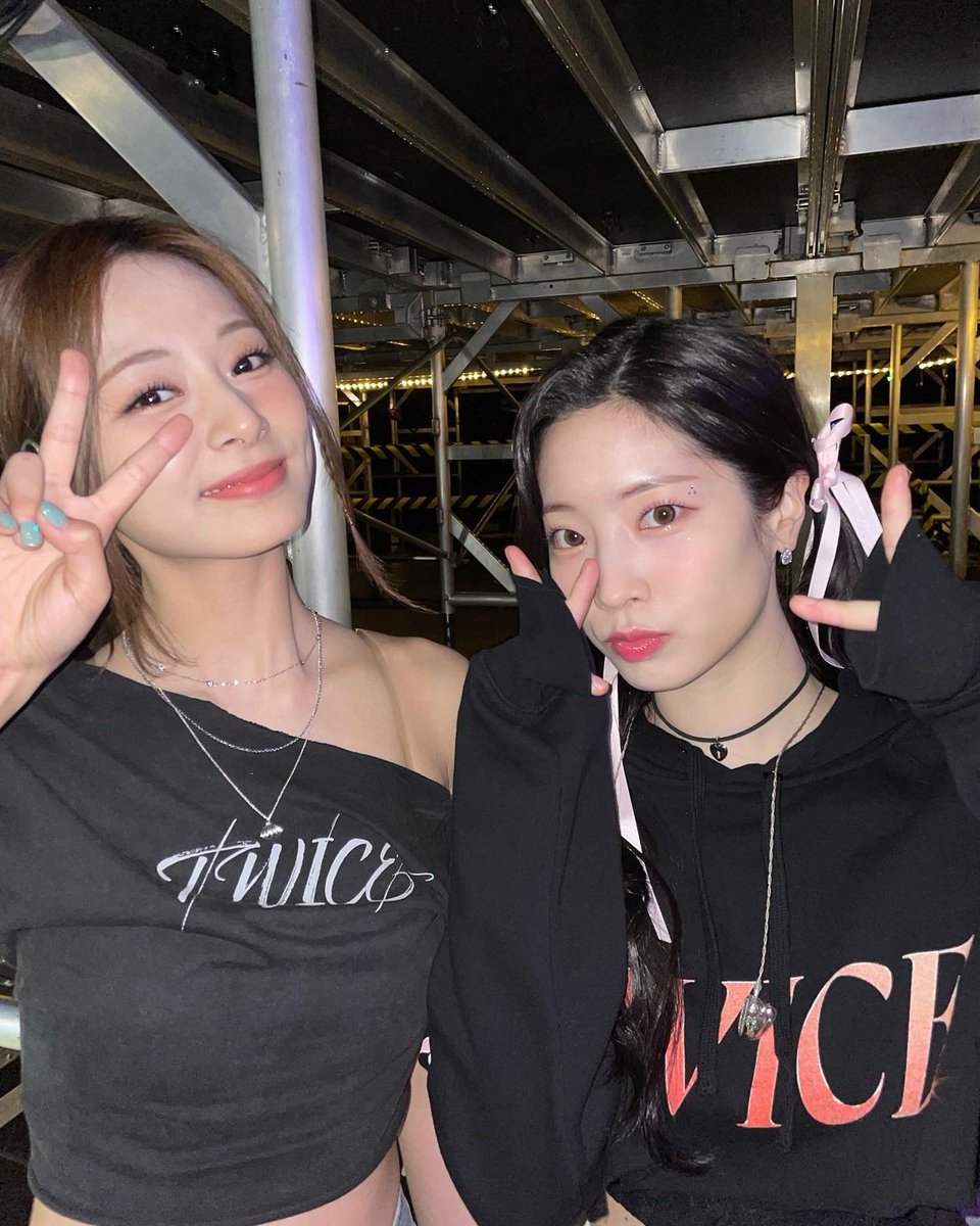 HeartBeating_TW's tweet photo. 봄 끝자락 꽃 가득 품고
여름 화창한 하늘 아래서
언제나 미소지을 그대
축복과도 같은 행복을 가져서
누구보다 그러하길 바라요
특별한 그대를 축하합니다
#오월처럼_푸른_다현이의_청춘
#Baby_Superhero_Dub https://t.co/LkSrhEGBgw