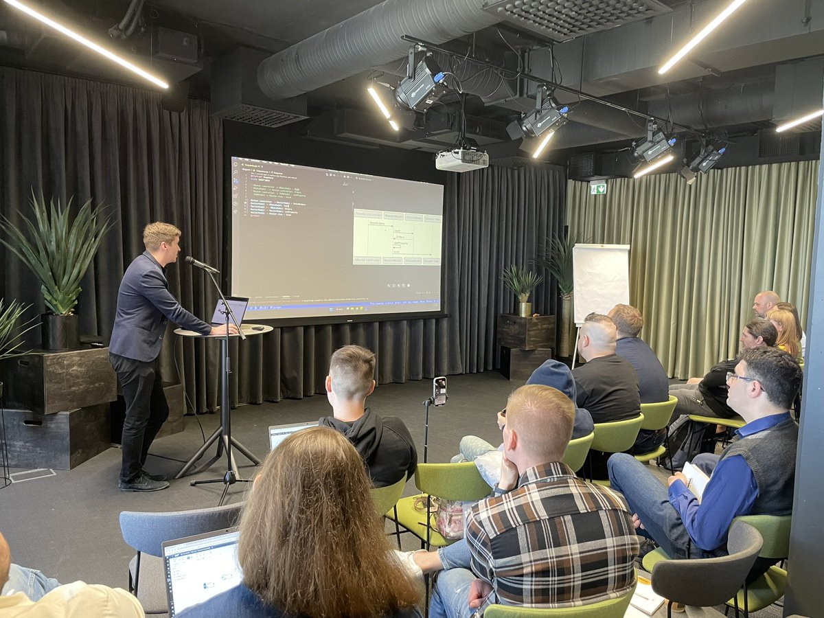 seVladimirs's tweet photo. Next speaker Ilija #SITRiga with “Creating High-Quality SAPUI5 Apps with TypeScript and VSCode SAPUIS Extension” https://t.co/OSCB3VH31e